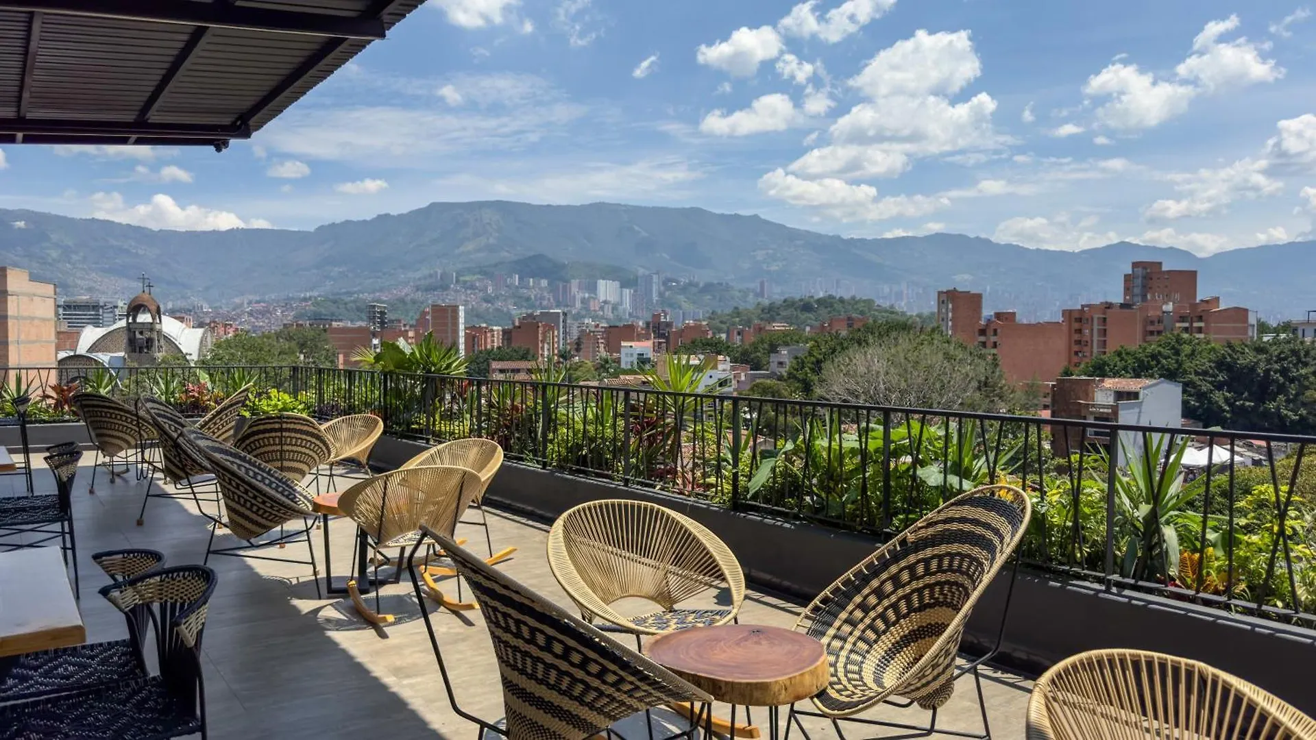 Zoho Livin Apartments 70 Medellin