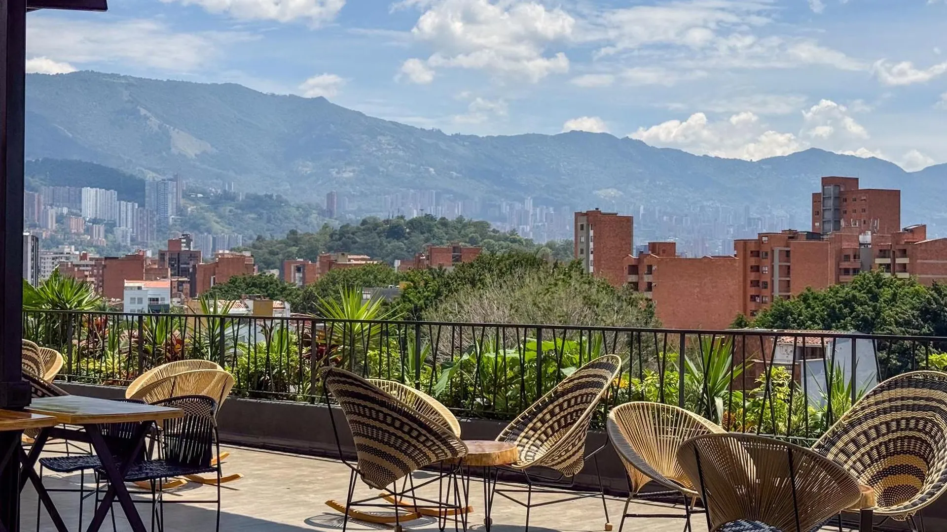Zoho Livin Apartments 70 Medellin