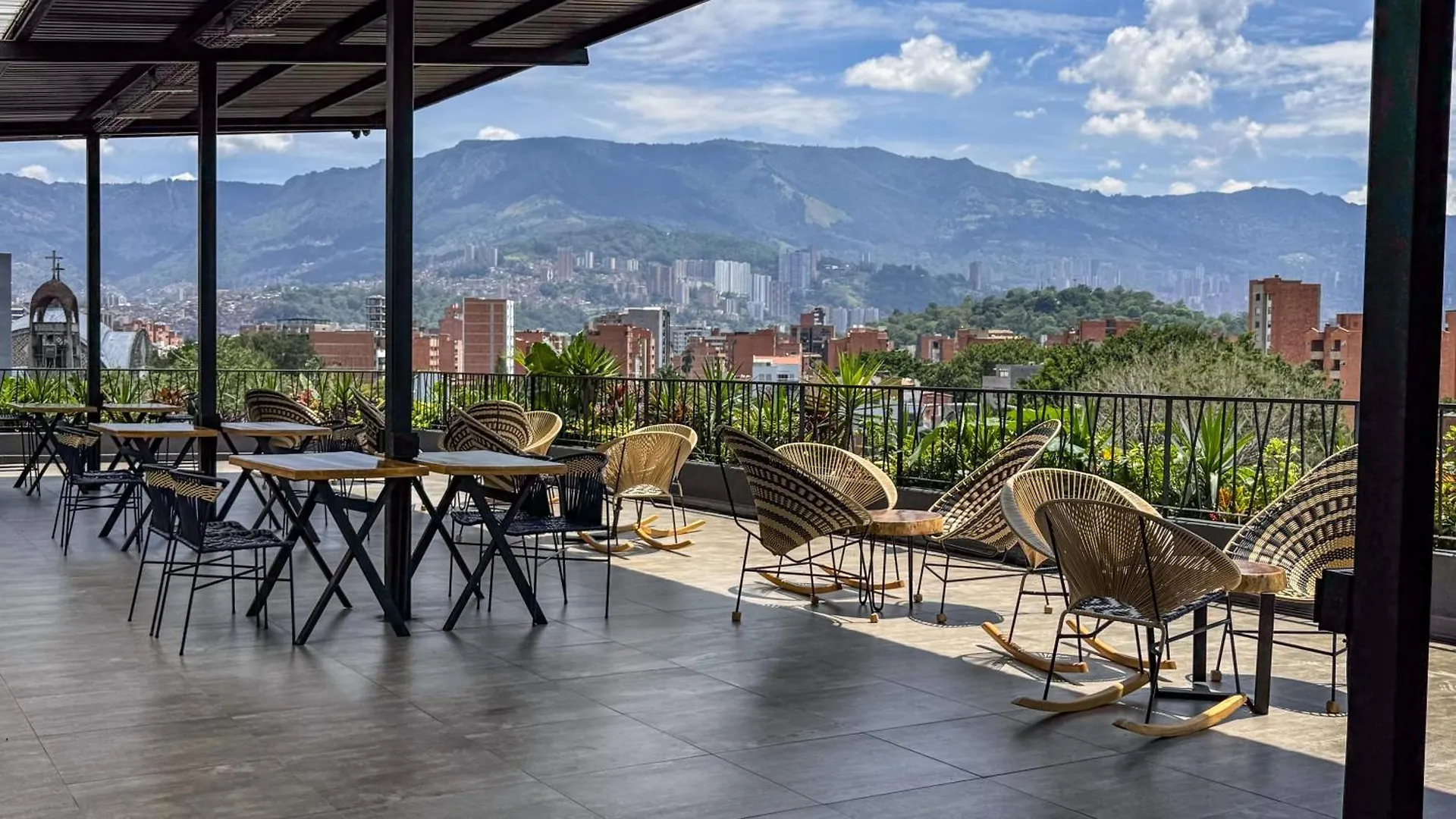 Zoho Livin Apartments 70 Medellin