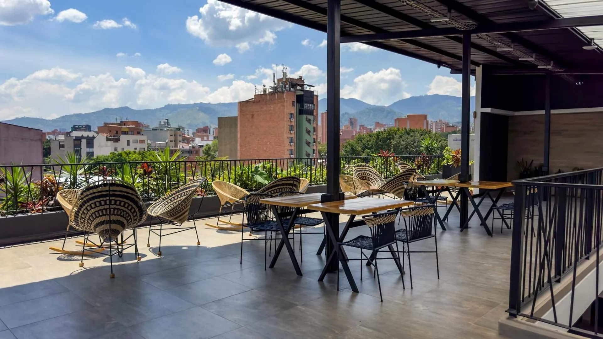 Zoho Livin Apartments 70 Medellín Colombia